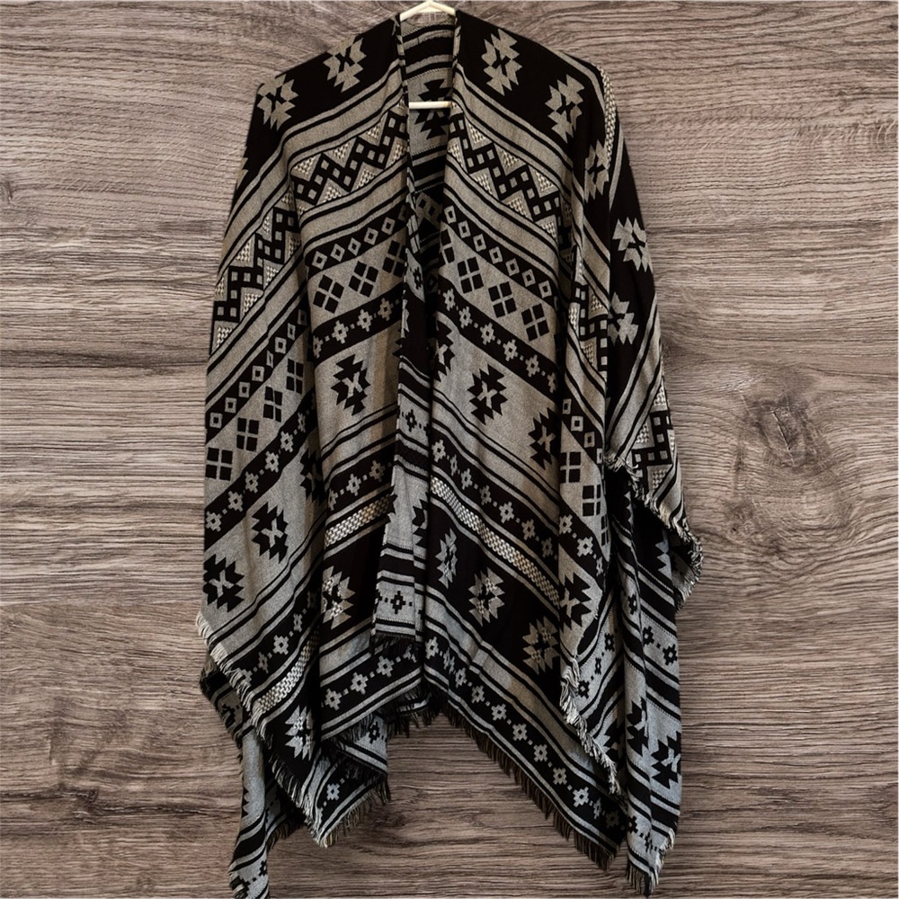 Black and Gray Geometric Patterned Shawl